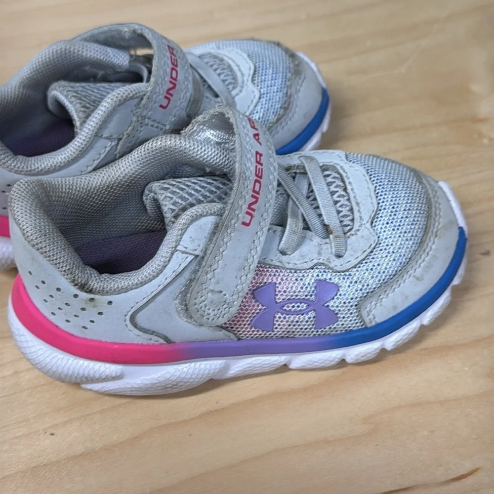 Under Armour toddler baby Gray and‎ Pink velcro Sneakers size 5K